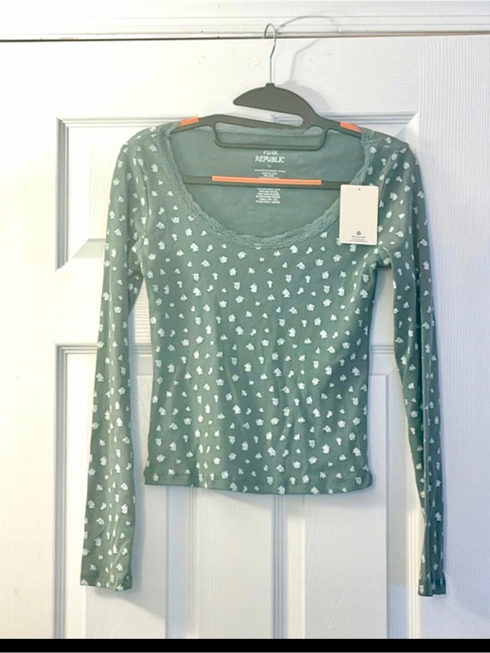 Pink Republic Sage Green Long Sleeve Scoop Neck Top with White Floral Print NWT